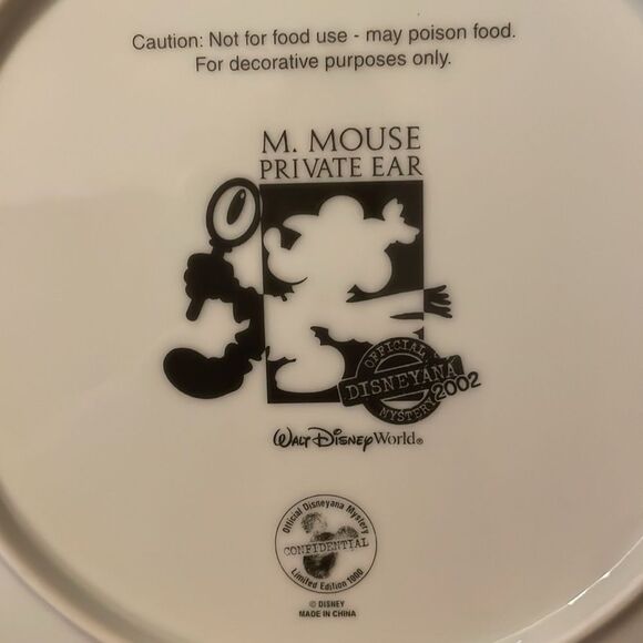 Disney Mickey Seeks a Clue Collectors Plate Official Disneyana Mystery 2002 NiB - Picture 4 of 8